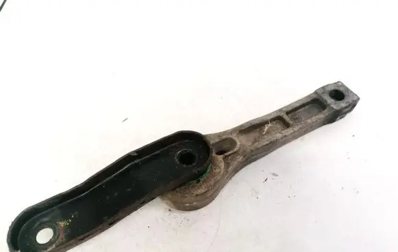 Skoda Octavia Mk2 (1Z) Engine mount bracket 1K0199855