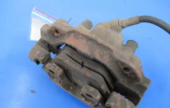 BMW 5 E12 Front brake caliper