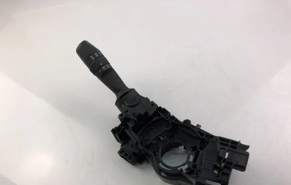 Toyota Auris E180 Indicator stalk 17F852