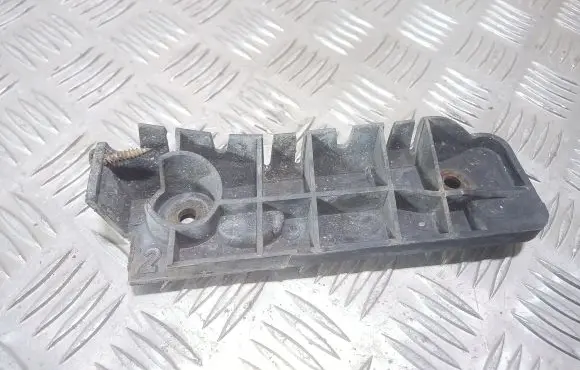 Audi A4 S4 B6 8E 8H Front bumper mounting bracket 8E0807284
