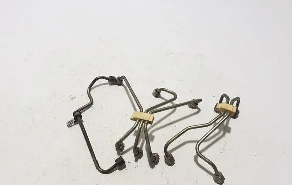 Fuel injector supply line/pipe