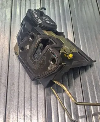Hyundai Tucson JM Front door lock