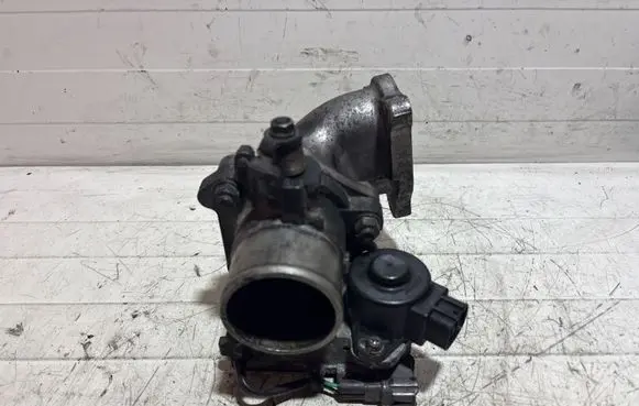 Toyota Corolla Verso E121 Throttle valve 8967221020