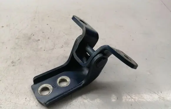 Toyota Corolla Verso AR10 Front door upper hinge 6871002050