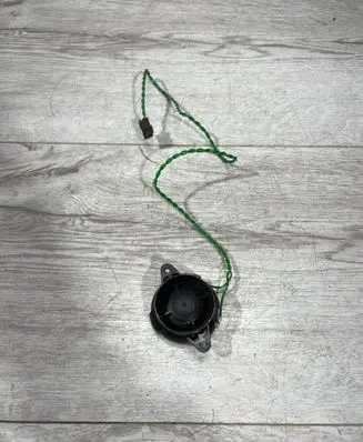Front door high frequency speaker