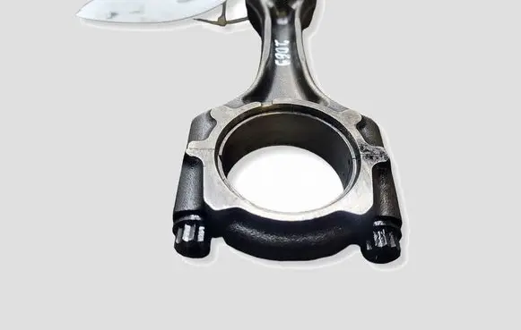 Toyota Avensis T250 Connecting rod/conrod