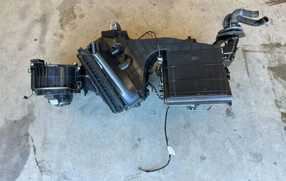 Volkswagen Touareg II Interior heater climate box assembly 7P1820005E