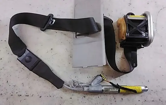 Opel Insignia A Front seatbelt 24406662