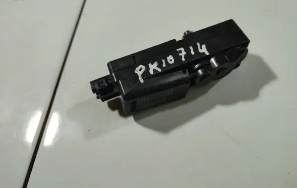 Toyota Avensis T250 Seat adjustment motor 858200130