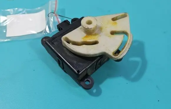 Nissan Qashqai A/C air flow flap actuator/motor 3K01030840 IMPRK1569374