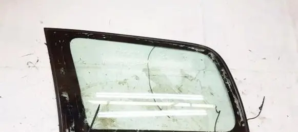 Nissan Sunny Rear side window