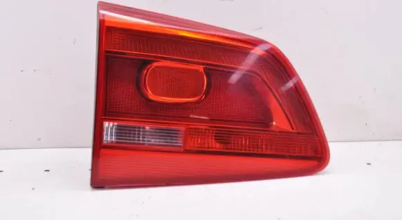 Volkswagen Touran I Rear/tail lights 1T0945093