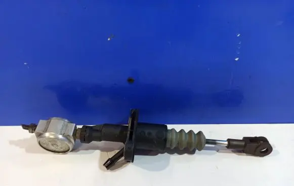 Clutch slave cylinder