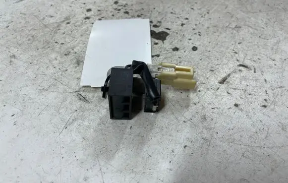 Toyota Auris 150 Aerial antenna filter 9098005357