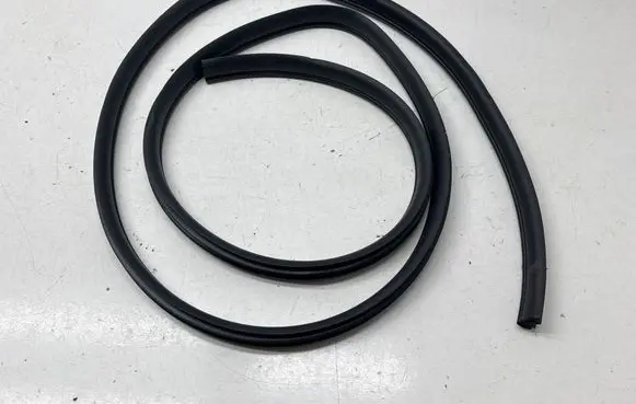 Subaru Forester SL Front door rubber seal 4G270029F16