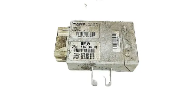 BMW 5 F10 F11 Air suspension control unit module (rear) 6860386