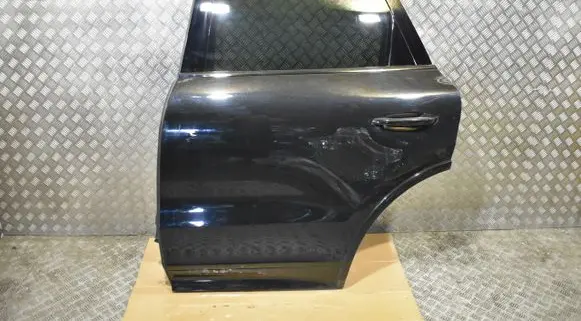 Porsche Cayenne (9Y0 9Y3) Rear door D533