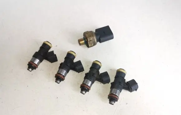 Fuel injectors set