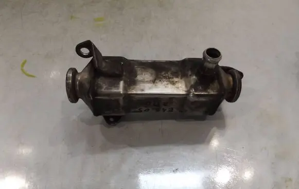 BMW 3 E46 EGR valve cooler 7789790