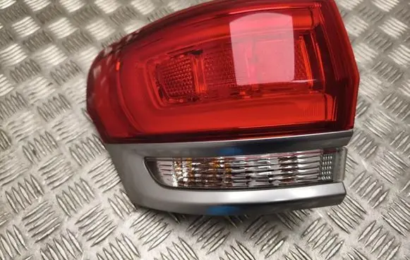 Jeep Grand Cherokee Rear/tail lights 68236133AE