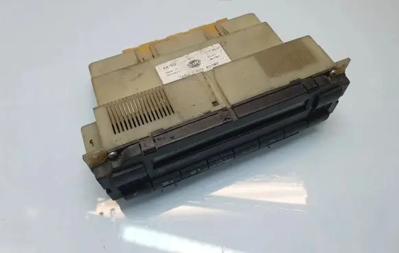 Volkswagen PASSAT B5 Climate control unit 5HB00761700 1J1907044