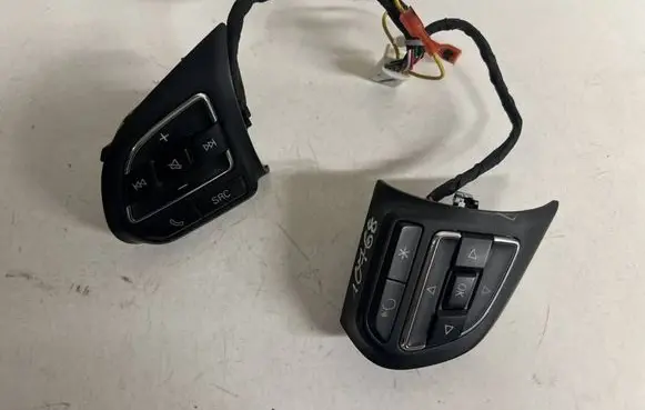 MG HS Steering wheel buttons/switches 10374070 202109220067