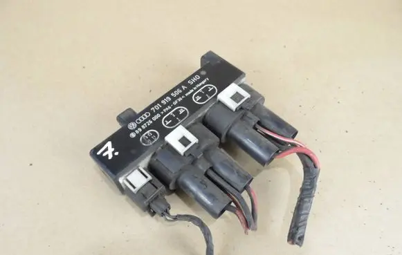 Volkswagen Sharan Coolant fan relay 701919506A 898726000