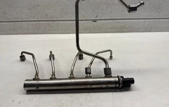 Fuel main line pipe