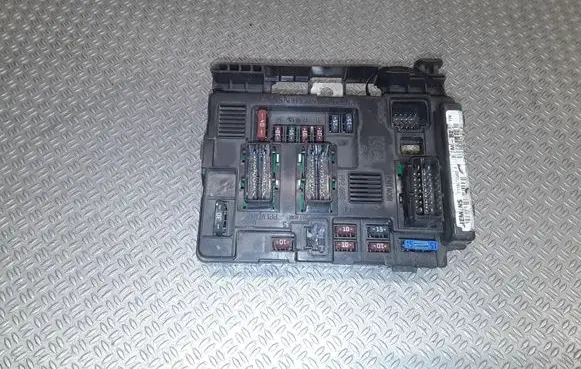 Citroen Berlingo Fuse module 9643498980