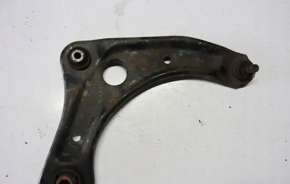 Nissan Note (E12) Rear control arm 8200973738