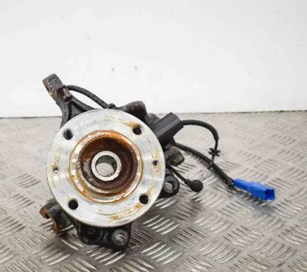 Peugeot 2008 I Front wheel hub