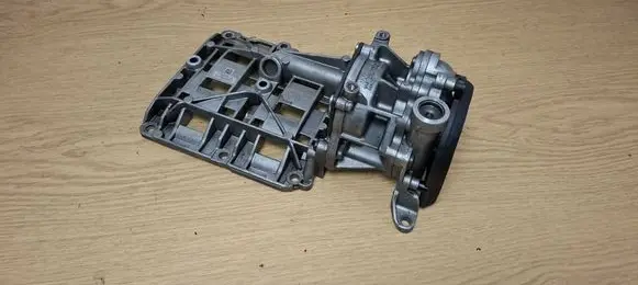 BMW 1 F20 F21 Oil pump 7798014 9140307540 7707492