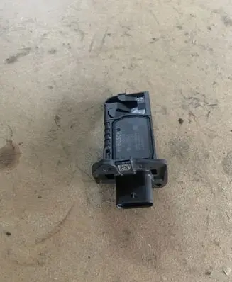 BMW X3 G01 Mass air flow meter 8605565
