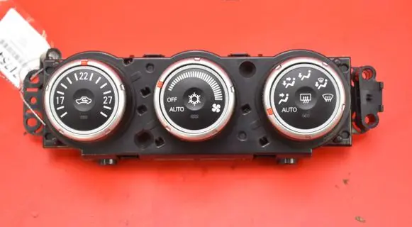 Mitsubishi Lancer VIII Climate control unit 7820A115XB