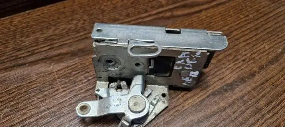 Iveco Daily 4th gen Sliding door lock 500329771