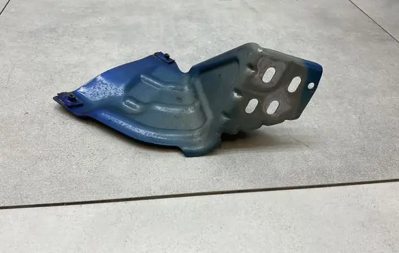 Opel Mokka Fender mounting bracket 95244756