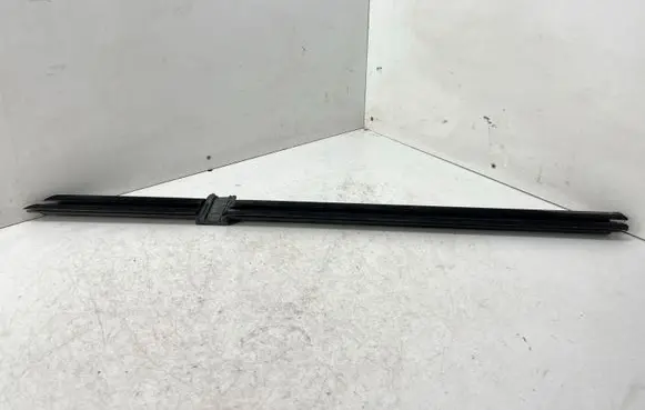 BMW 5 F10 F11 Rubber seal rear door 7230843