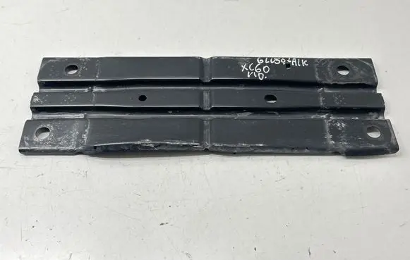 Volvo XC60 Muffler mount bracket/holder 31672097 C83FA