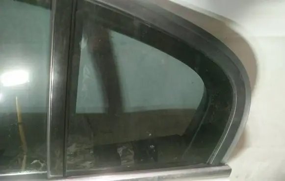Renault Laguna III Rear vent window glass as2