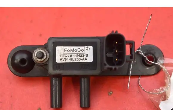Ford Focus Sensor AV615L200AA