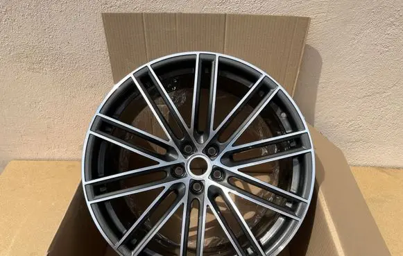 Porsche Macan (95B) R20 alloy rim 