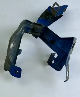 BMW 4 F32 F33 Fender mounting bracket 7255822