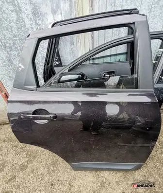 Nissan Qashqai Rear door 