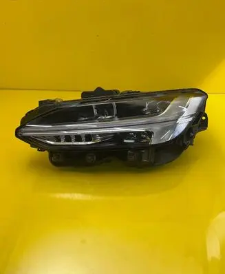Volvo S90, V90 Headlight/headlamp 32228676