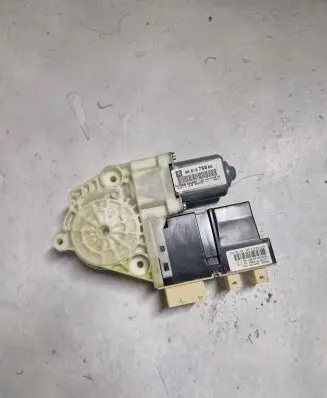 Citroen C4 I Front door electric window regulator 9681575880