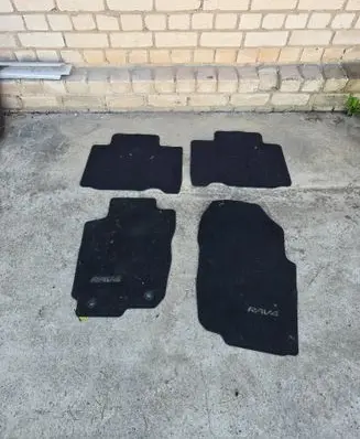 Toyota RAV 4 (XA40) Car floor mat set