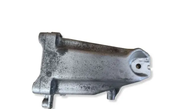 Mercedes-Benz GLC C253 Engine mounting bracket A2642230300