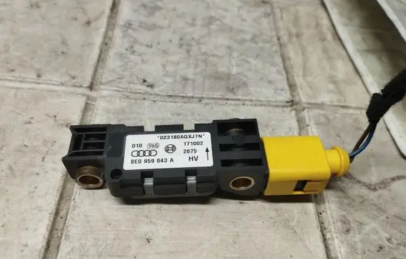 Audi A4 S4 B6 8E 8H Airbag deployment crash/impact sensor 8E0959643A