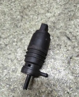 BMW 3 E46 Headlight washer pump 