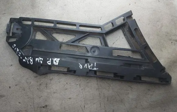 Volkswagen Touran I Front bumper mounting bracket 1T0807178 DNW13400